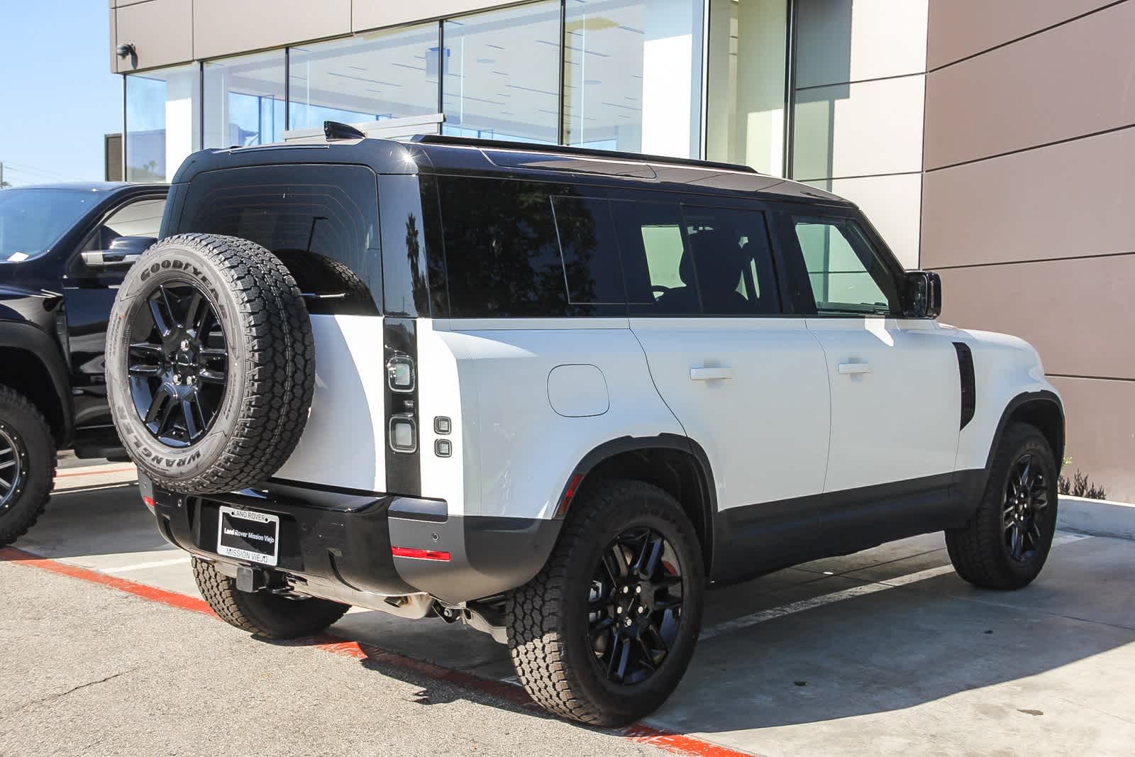 Thumbnail: 2026 Land Rover Defender - 7