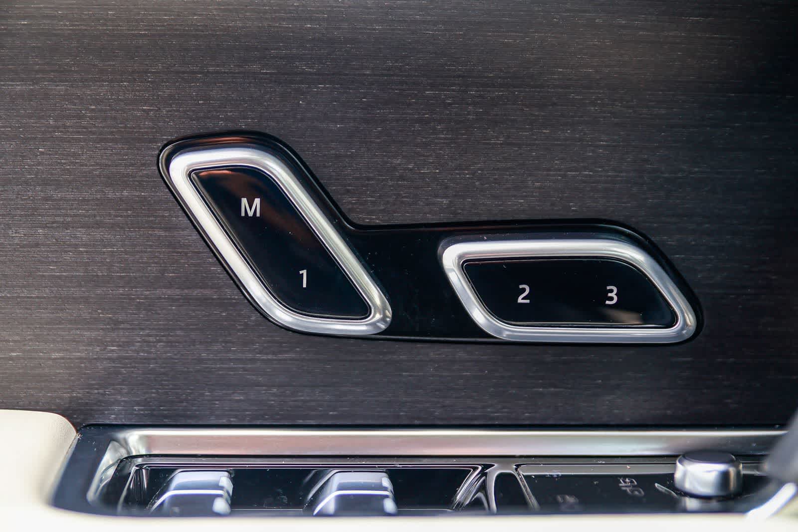 Thumbnail: 2023 Land Rover Range Rover - 22