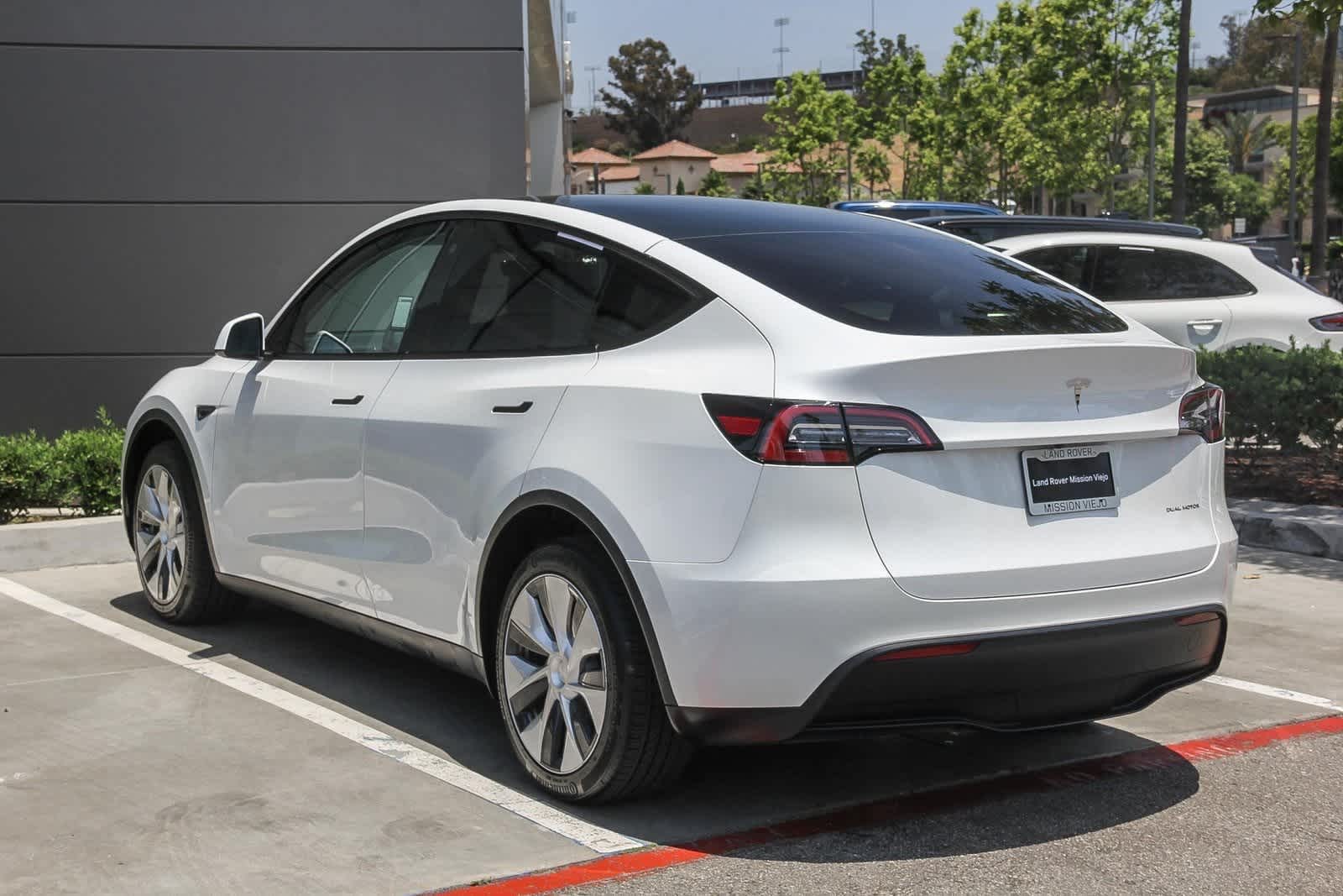 2023 Tesla Model Y Long Range 4