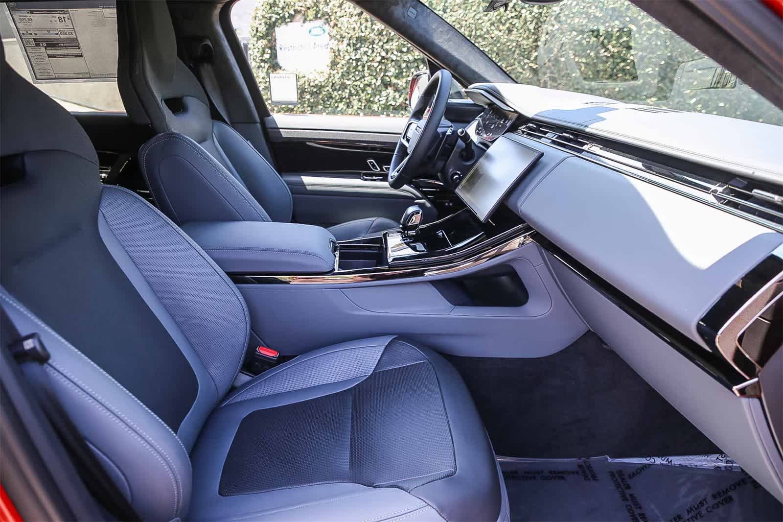 Thumbnail: 2025 Land Rover Range Rover Sport - 23