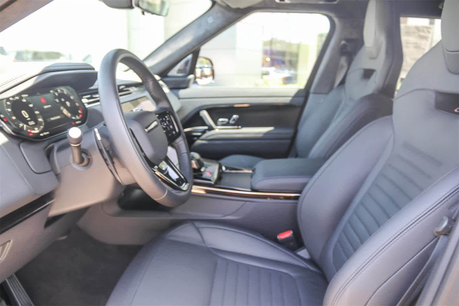 Thumbnail: 2024 Land Rover Range Rover Sport - 20