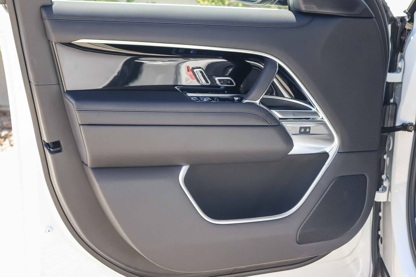 Thumbnail: 2026 Land Rover Range Rover - 21