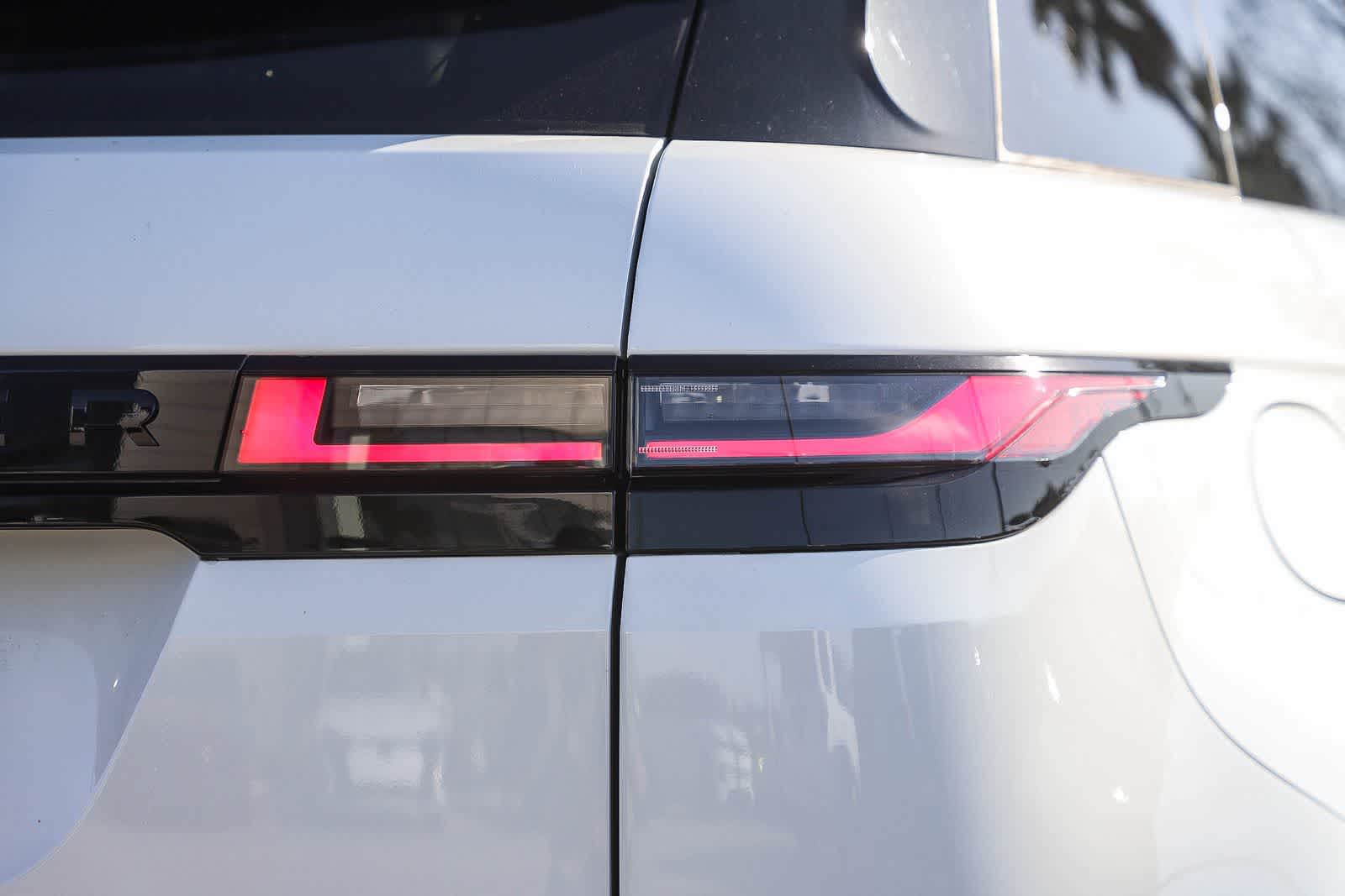 Thumbnail: 2026 Land Rover Range Rover Evoque - 9