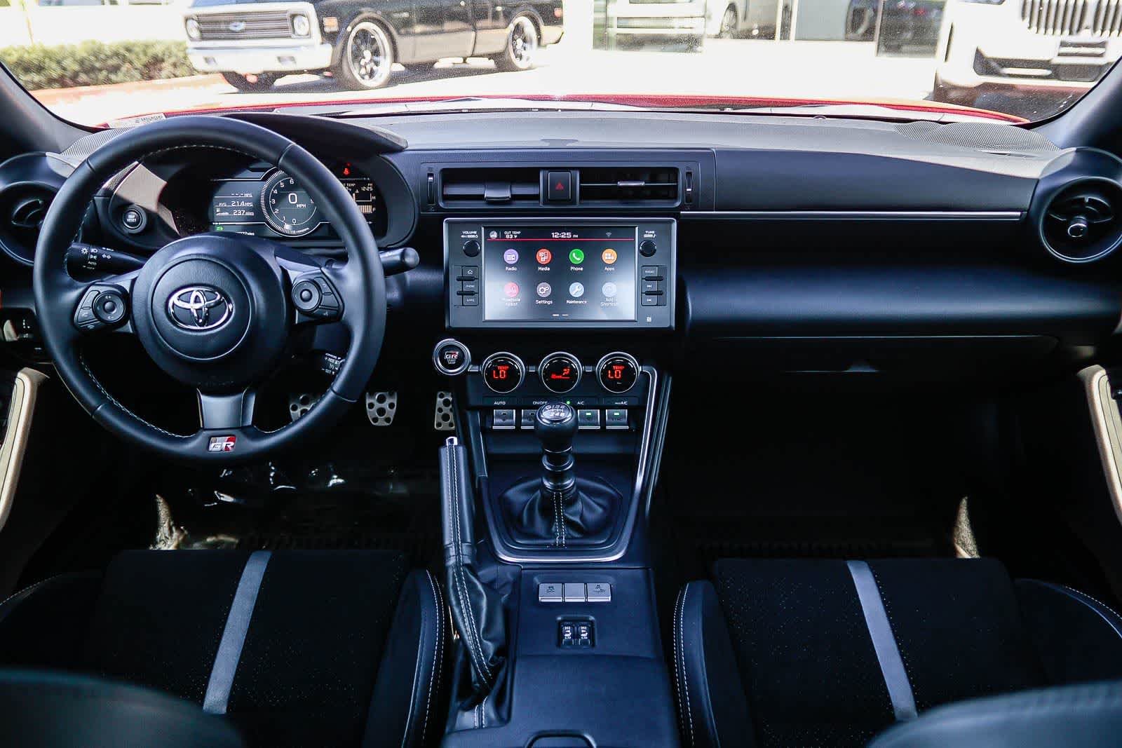 Thumbnail: 2023 Toyota GR86 - 12