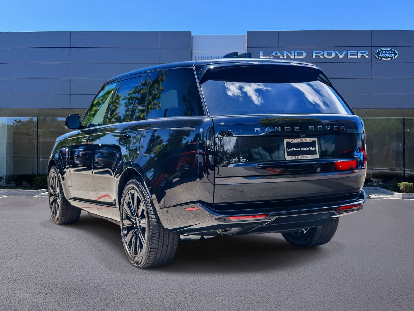 Thumbnail: 2026 Land Rover Range Rover - 6