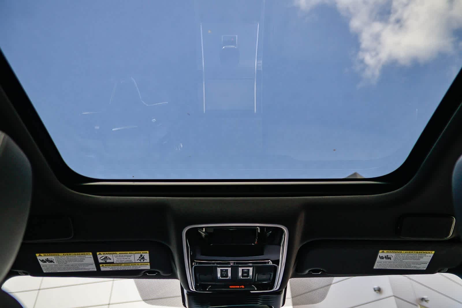 Thumbnail: 2025 Land Rover Range Rover Velar - 16