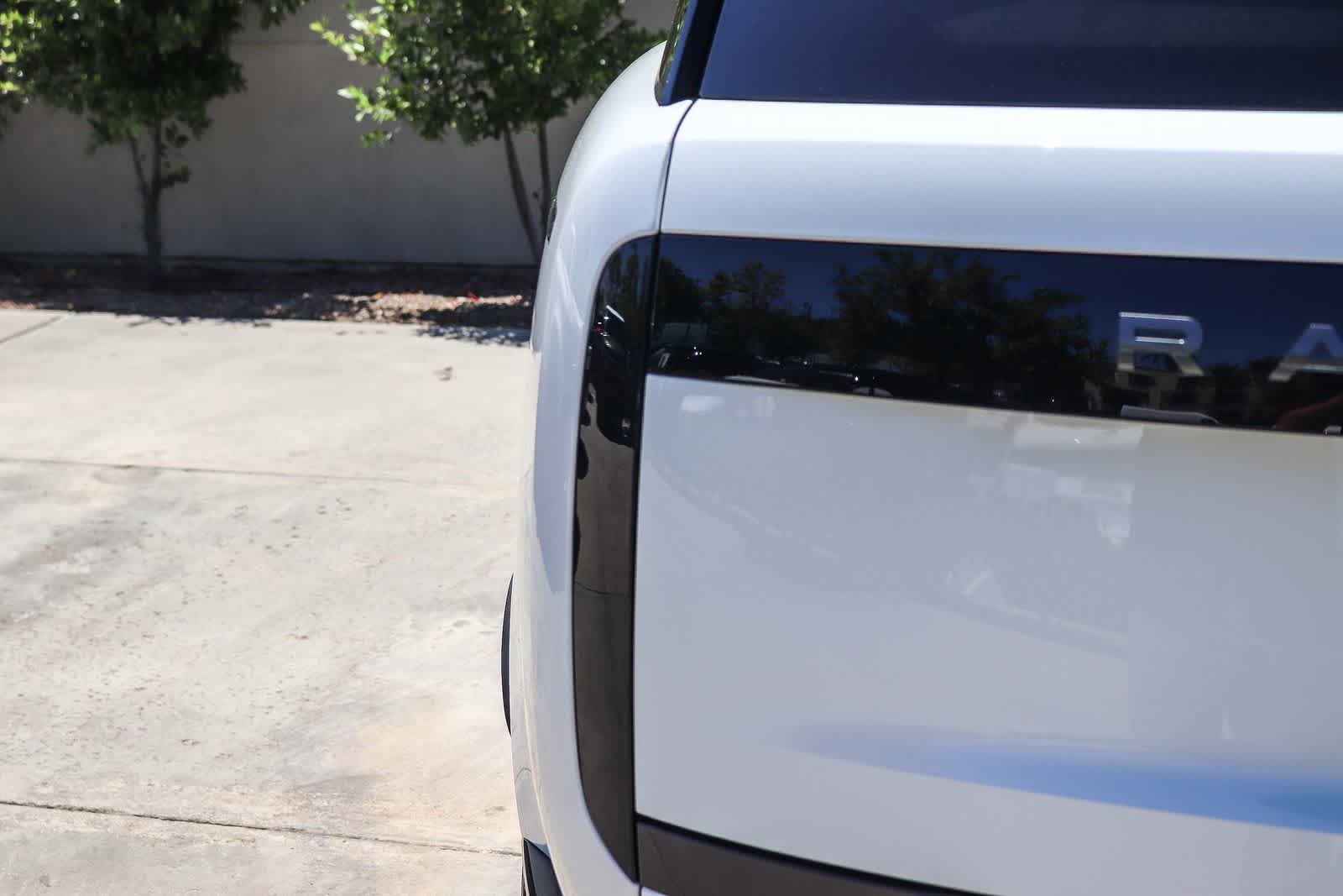 Thumbnail: 2026 Land Rover Range Rover - 7