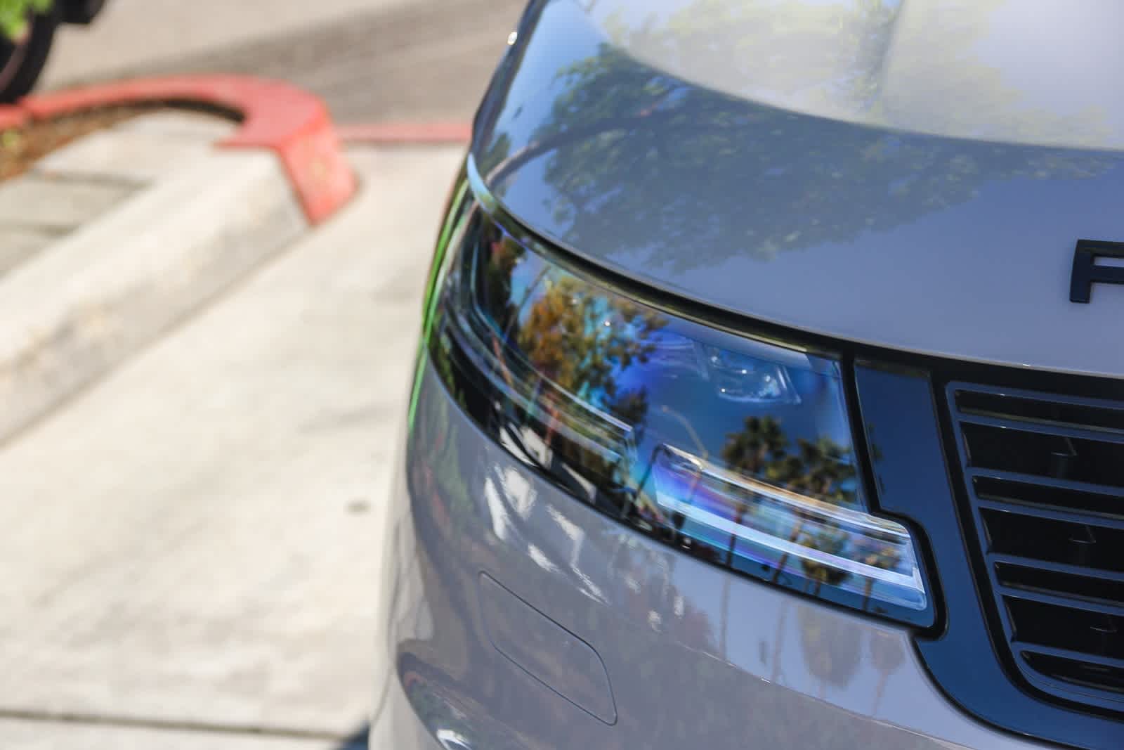 Thumbnail: 2025 Land Rover Range Rover Sport - 10