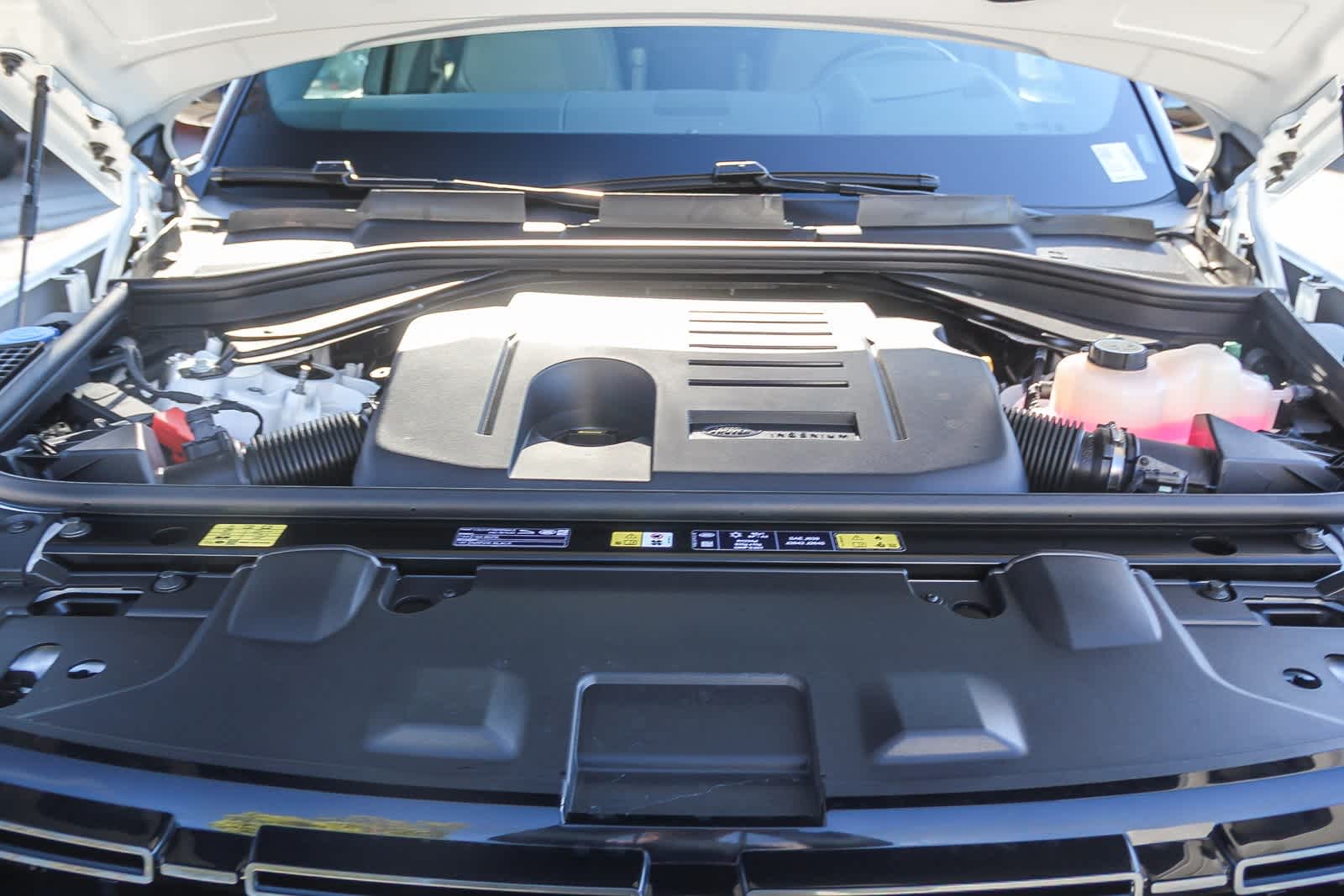 Thumbnail: 2025 Land Rover Range Rover - 24