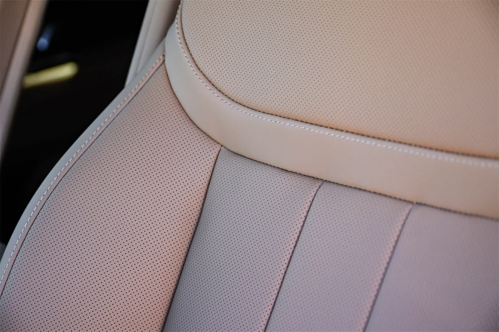 Thumbnail: 2026 Land Rover Range Rover - 28