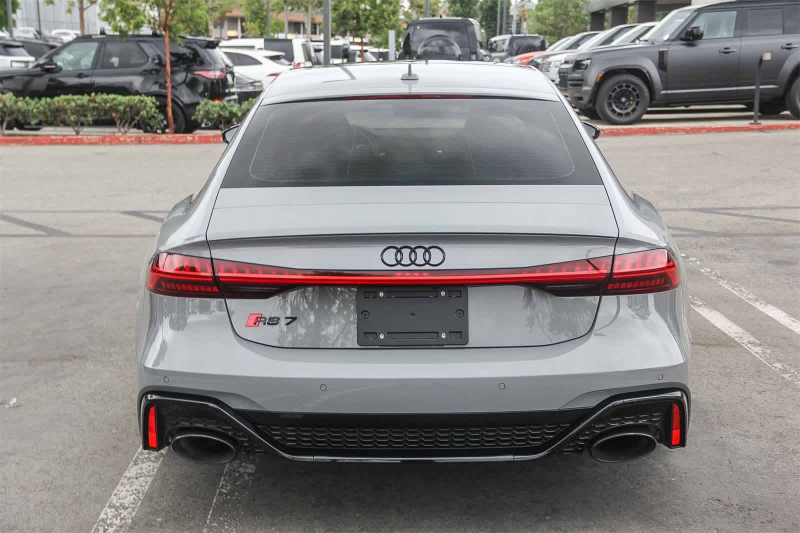 Thumbnail: 2024 Audi RS 7 - 7