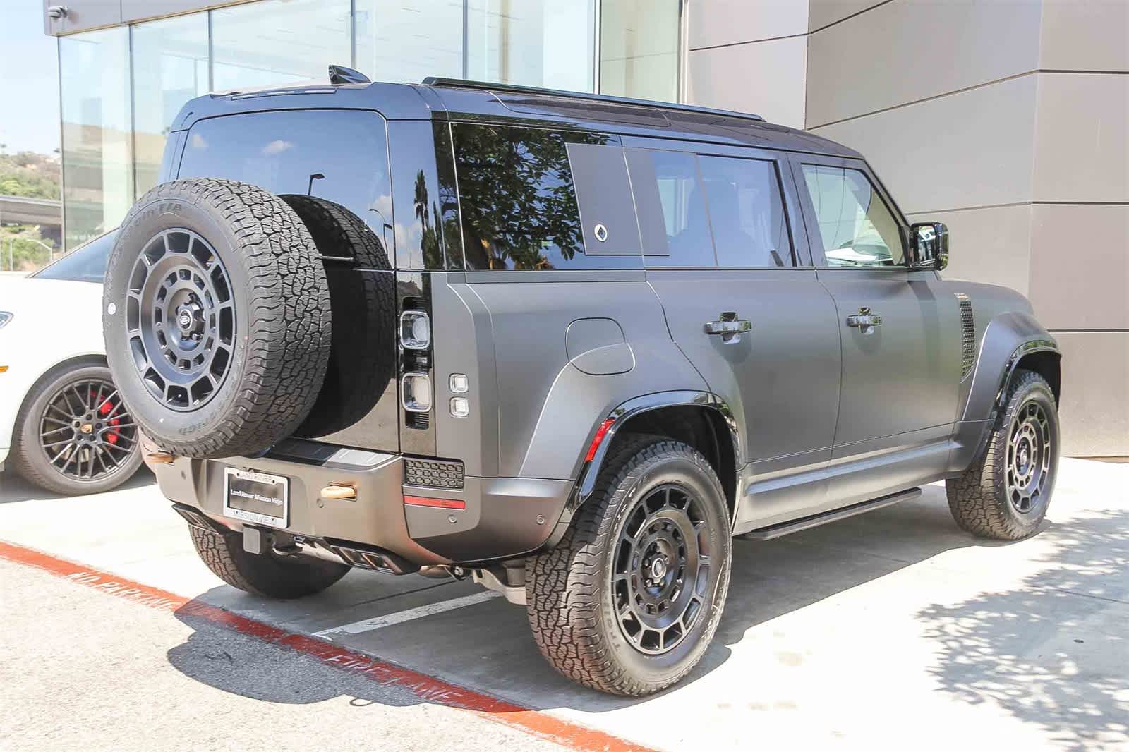 Thumbnail: 2025 Land Rover Defender - 6