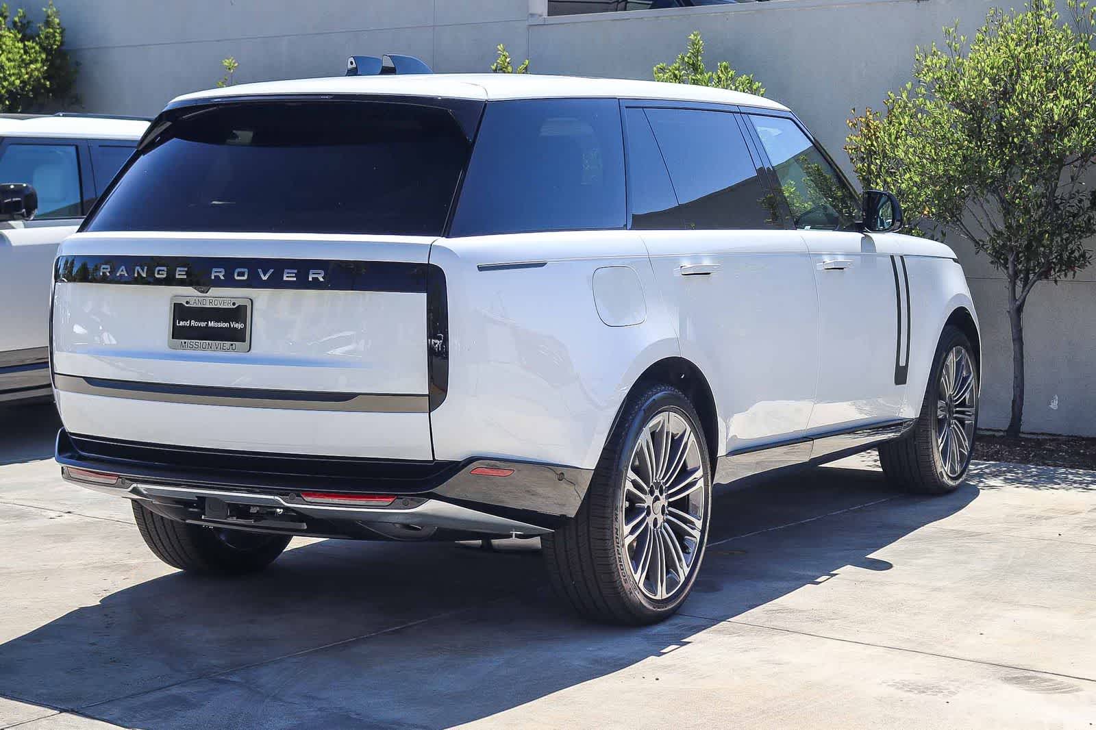Thumbnail: 2026 Land Rover Range Rover - 6