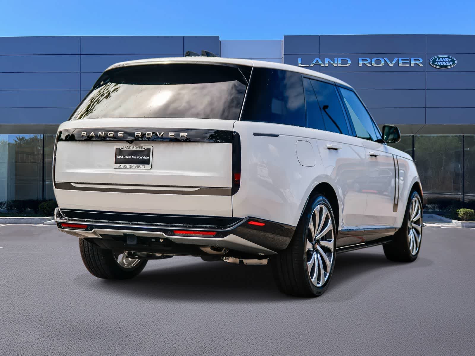 Thumbnail: 2026 Land Rover Range Rover - 4