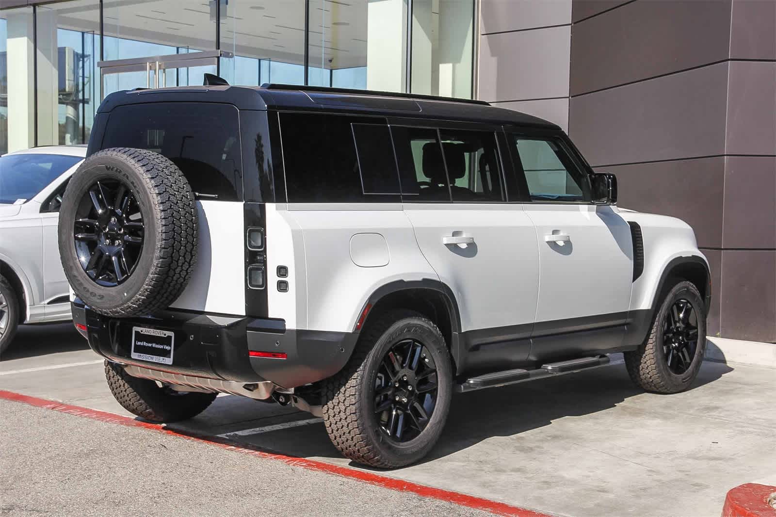 Thumbnail: 2026 Land Rover Defender - 7