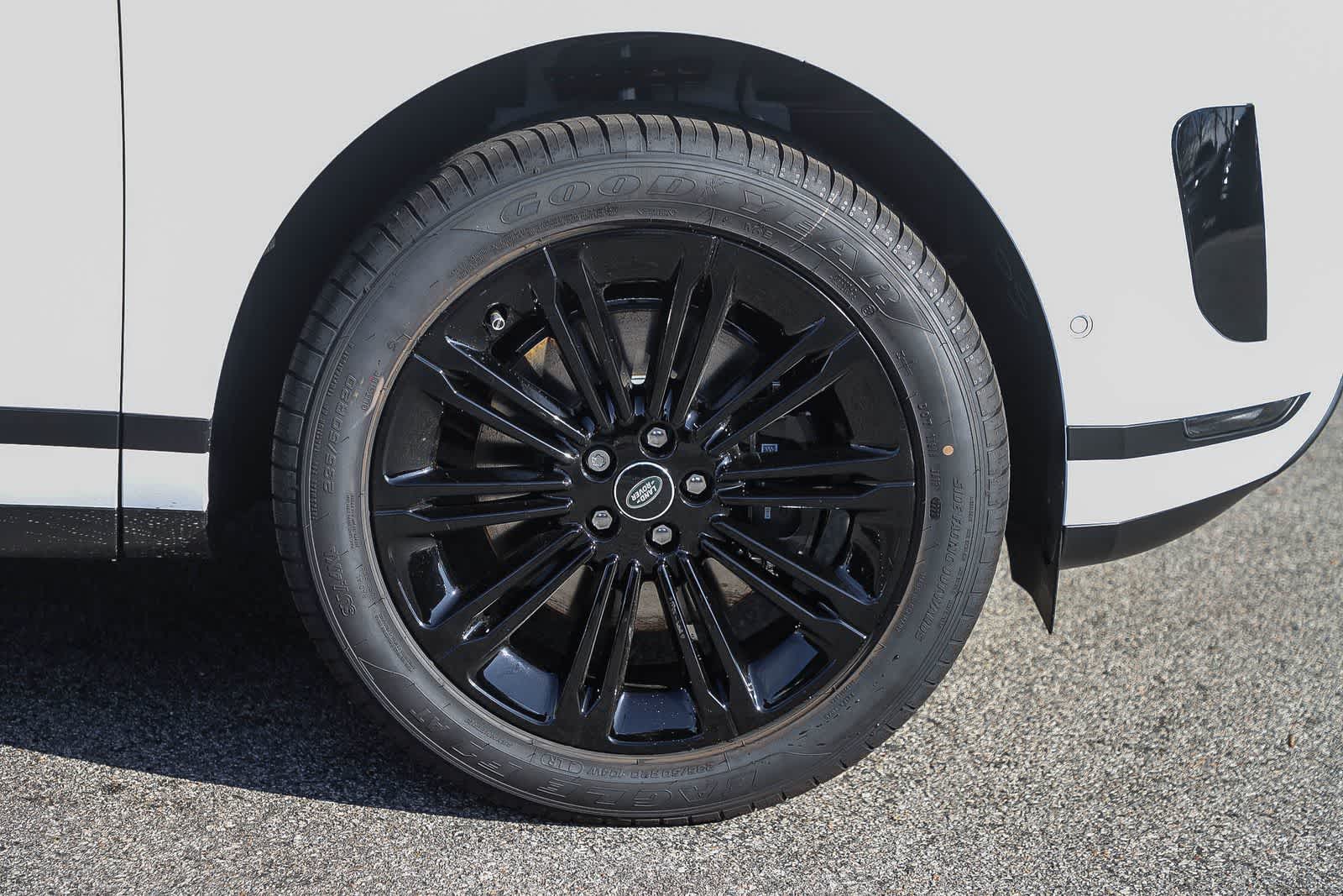 Thumbnail: 2026 Land Rover Range Rover Evoque - 10