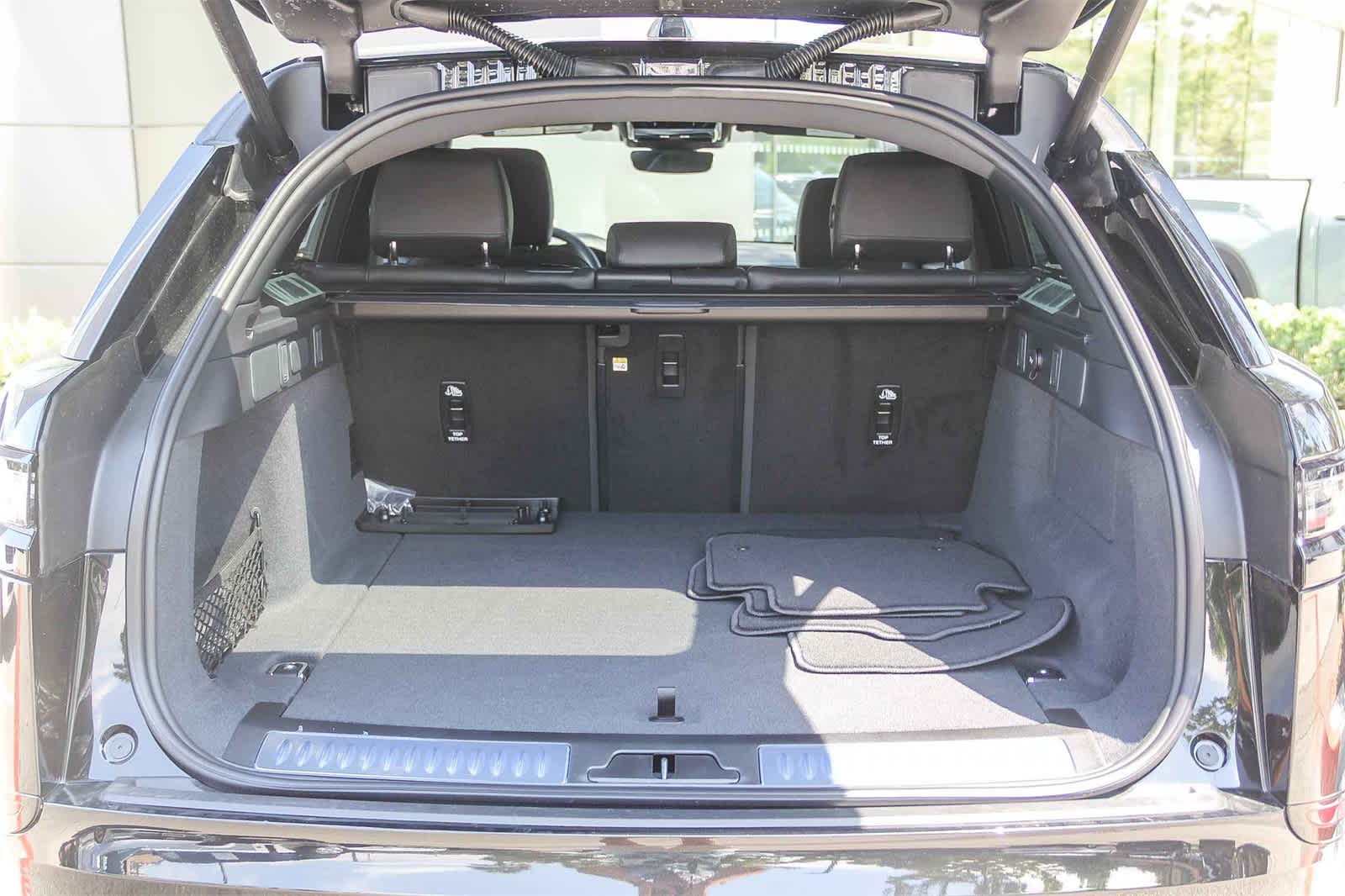 Thumbnail: 2026 Land Rover Range Rover Velar - 22