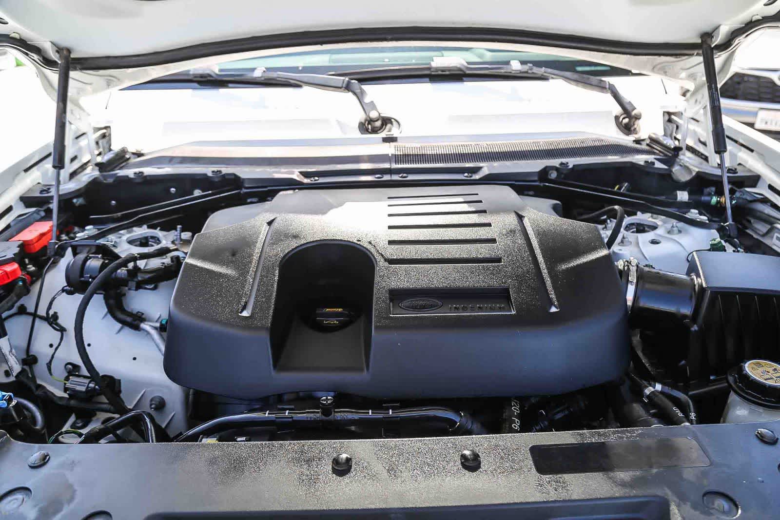 Thumbnail: 2022 Land Rover Defender - 29