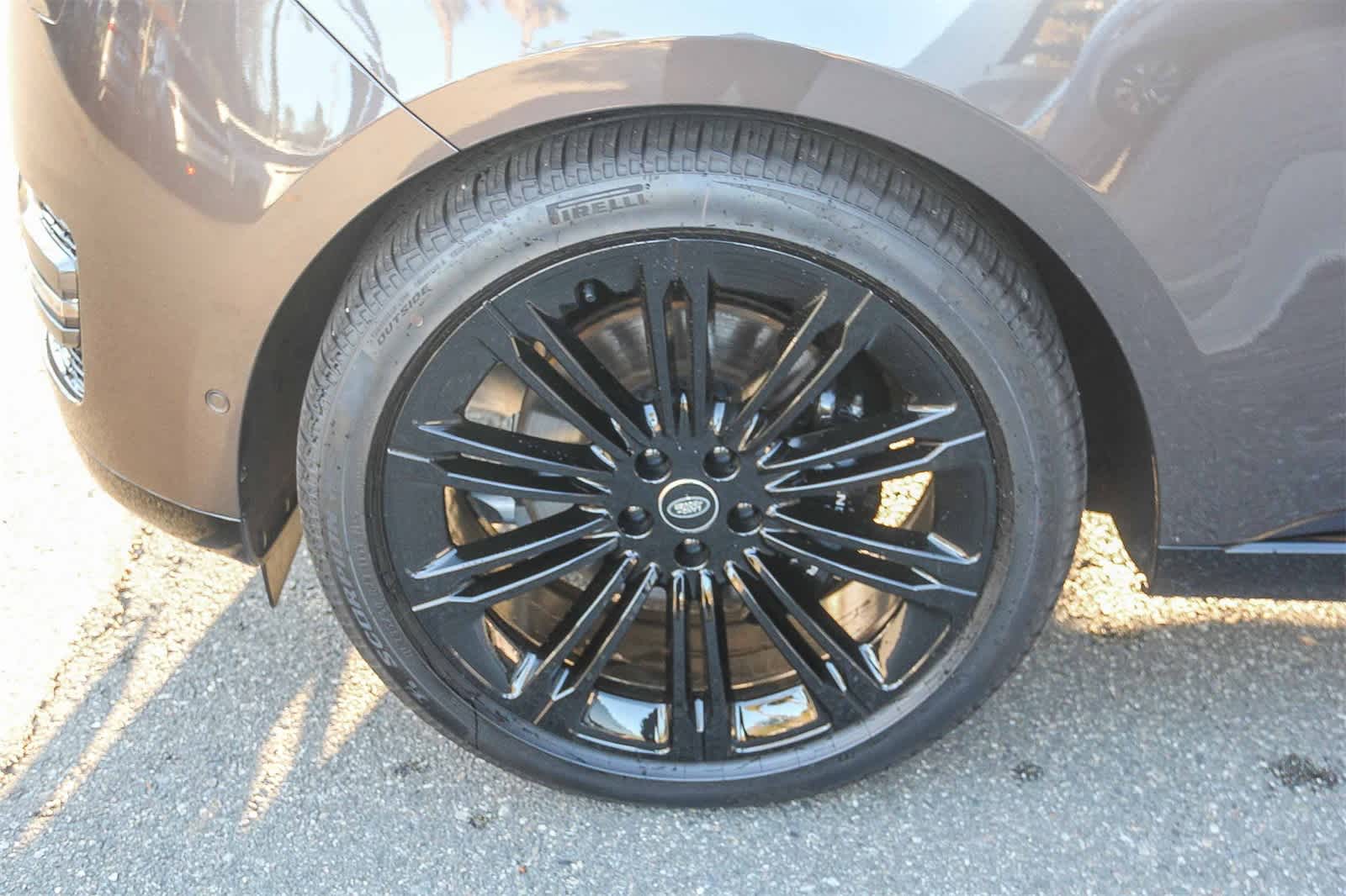 Thumbnail: 2025 Land Rover Range Rover - 6