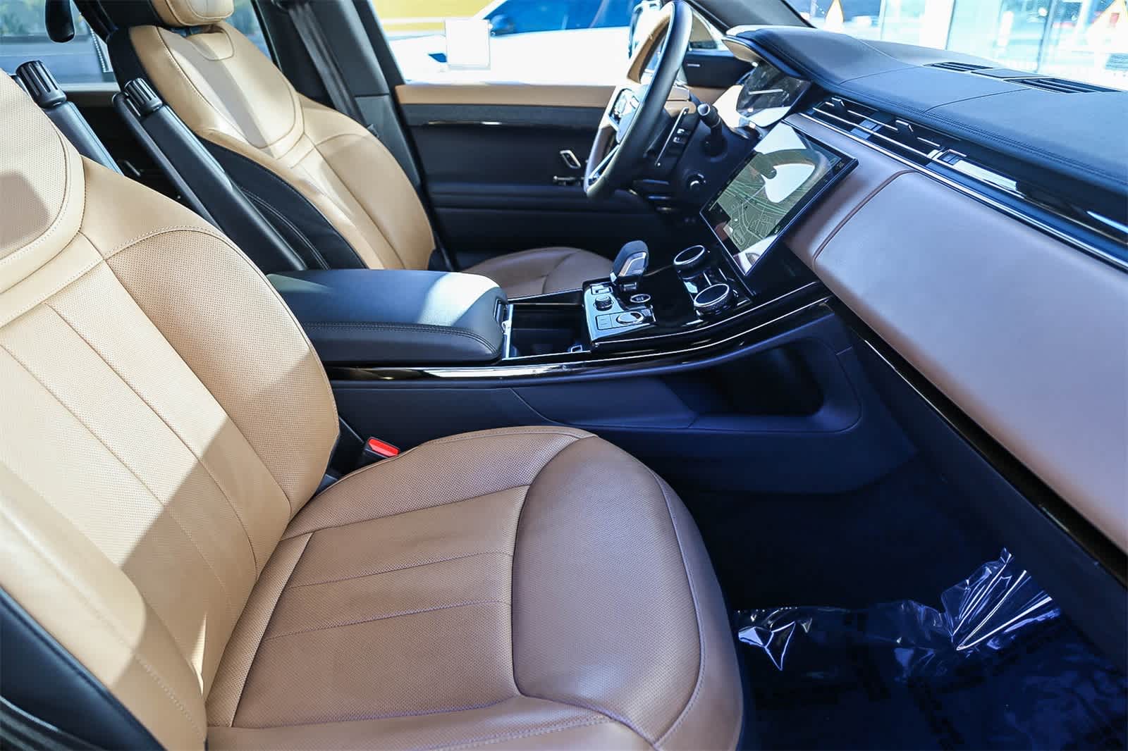 Thumbnail: 2023 Land Rover Range Rover Sport - 15