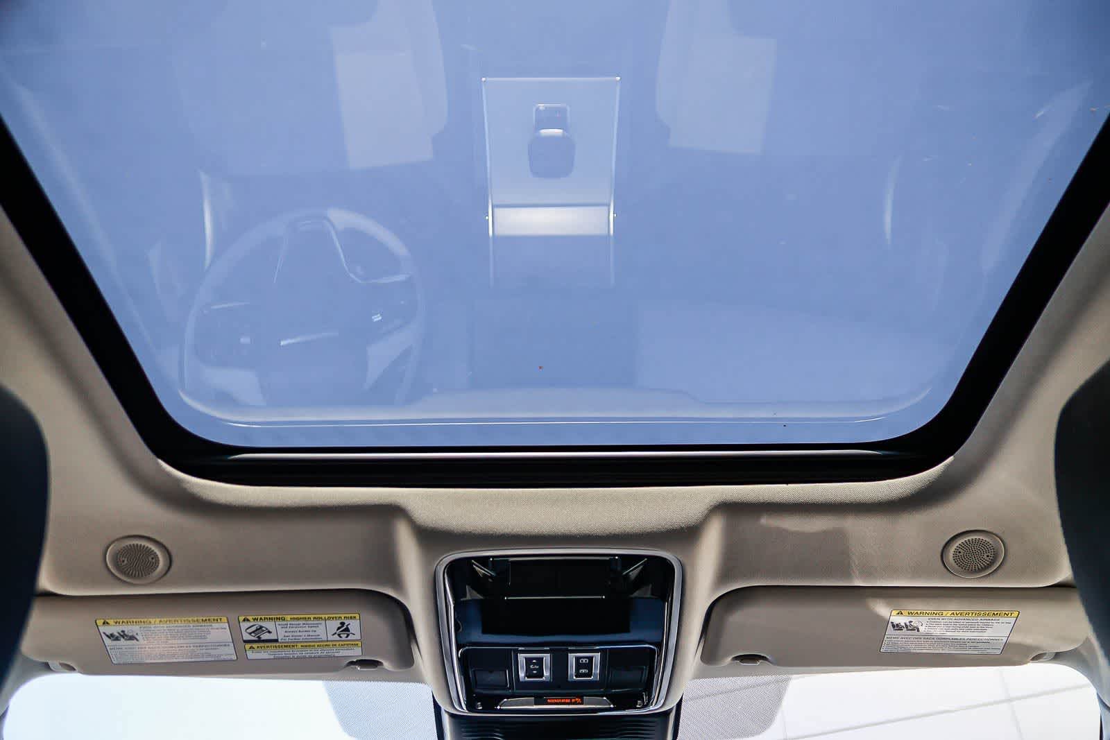 Thumbnail: 2025 Land Rover Range Rover Velar - 16