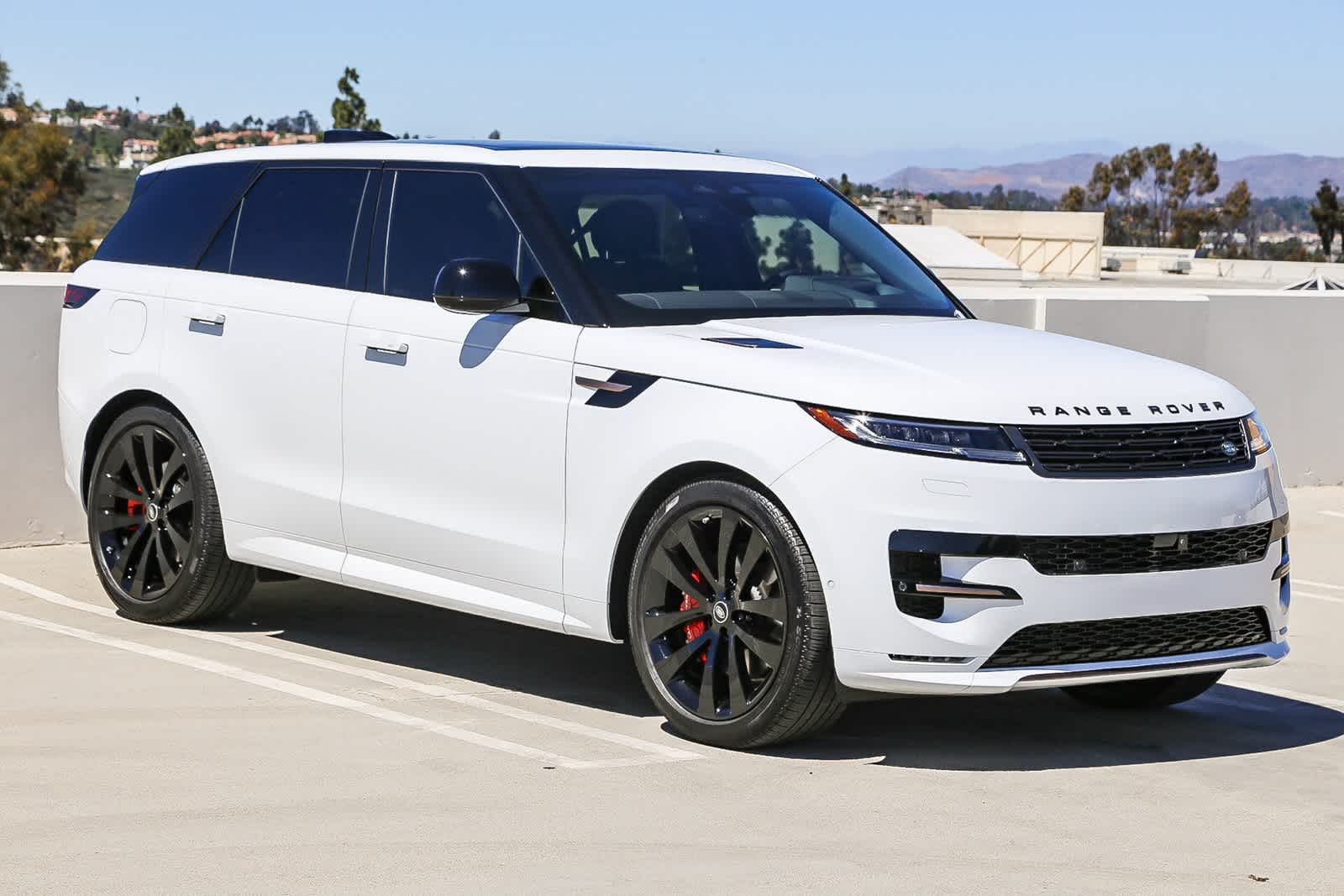 Thumbnail: 2025 Land Rover Range Rover Sport - 3