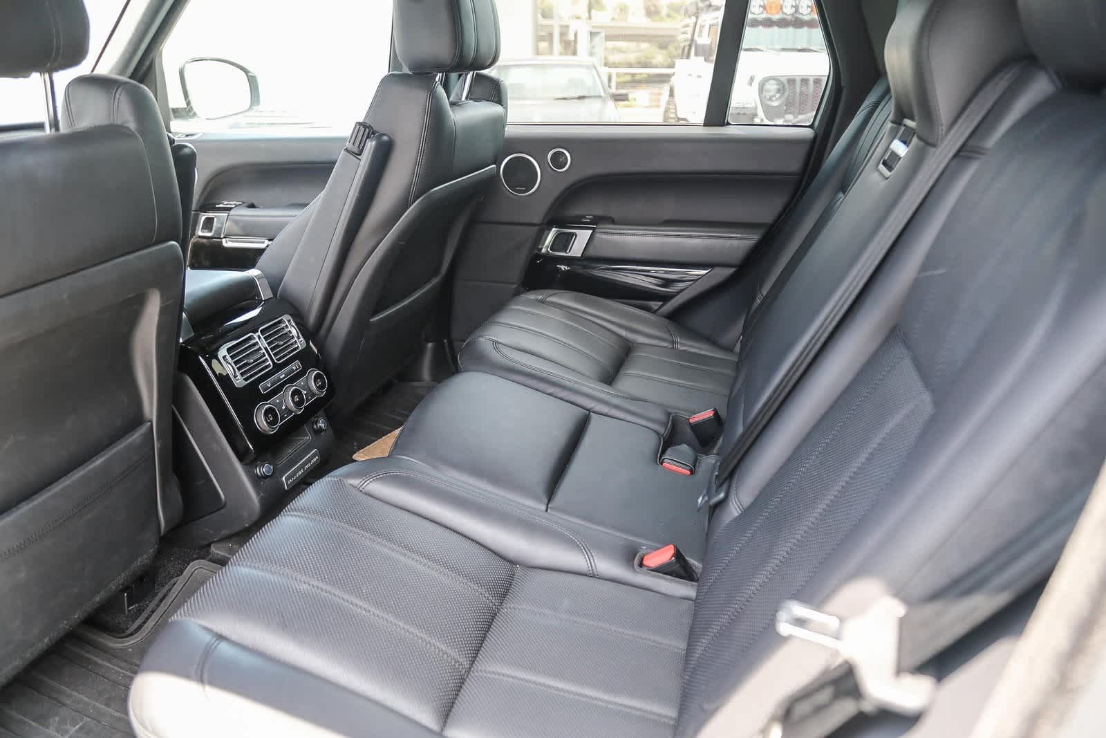 Thumbnail: 2016 Land Rover Range Rover - 14