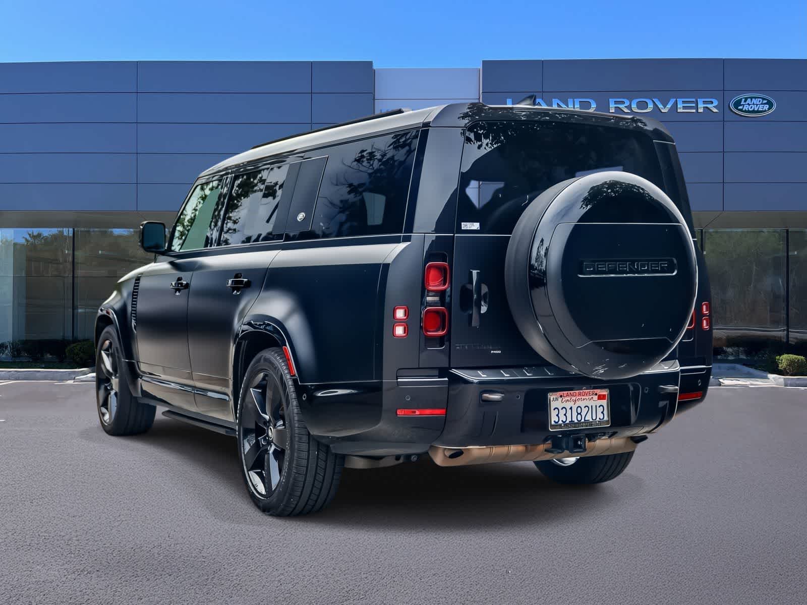 Thumbnail: 2023 Land Rover Defender - 4