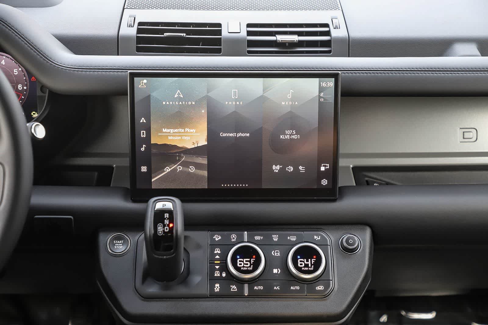 Thumbnail: 2025 Land Rover Defender - 13