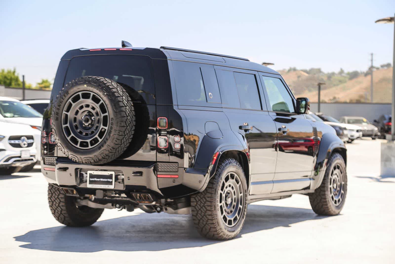 Thumbnail: 2026 Land Rover Defender - 4