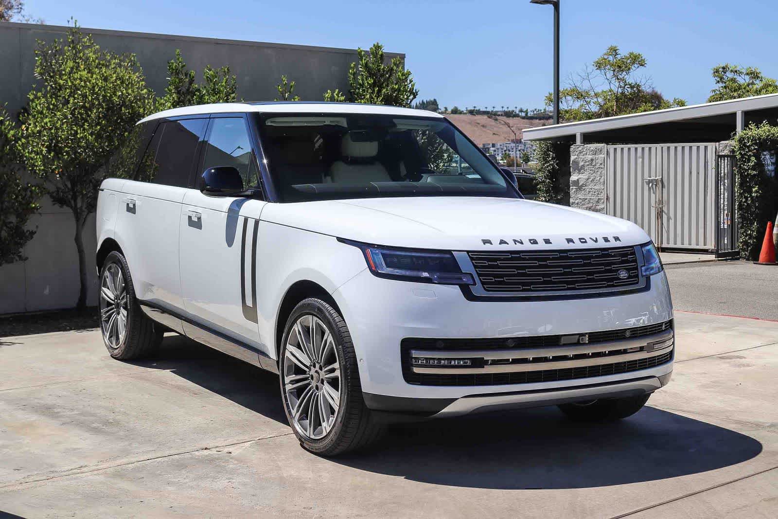 Thumbnail: 2026 Land Rover Range Rover - 3