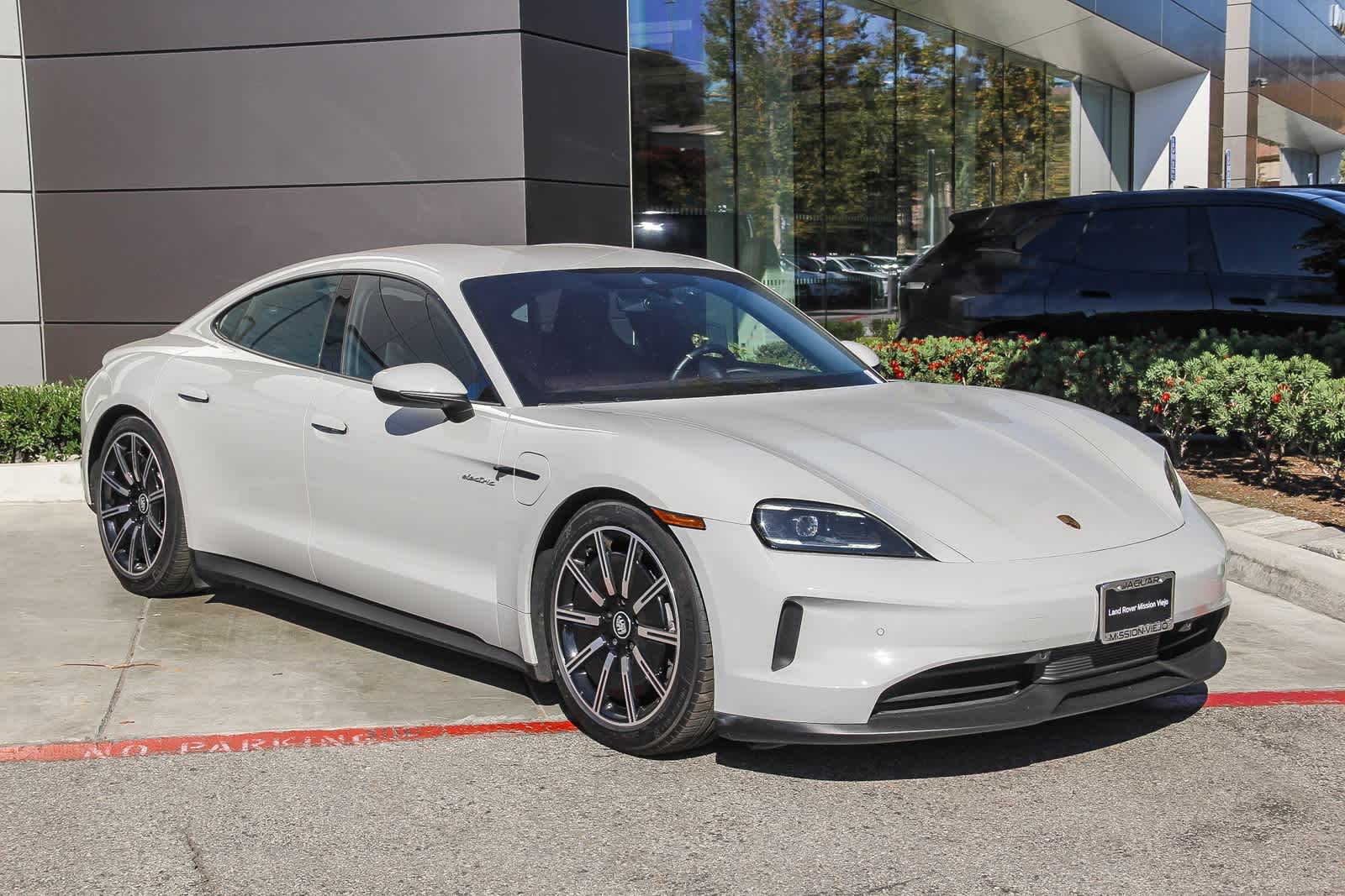 Thumbnail: 2025 Porsche Taycan - 3