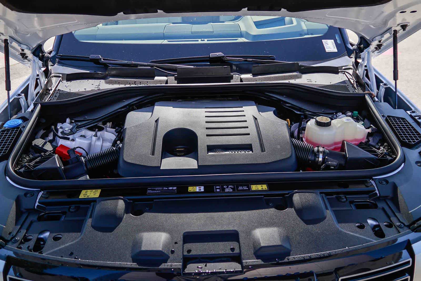 Thumbnail: 2026 Land Rover Range Rover - 29