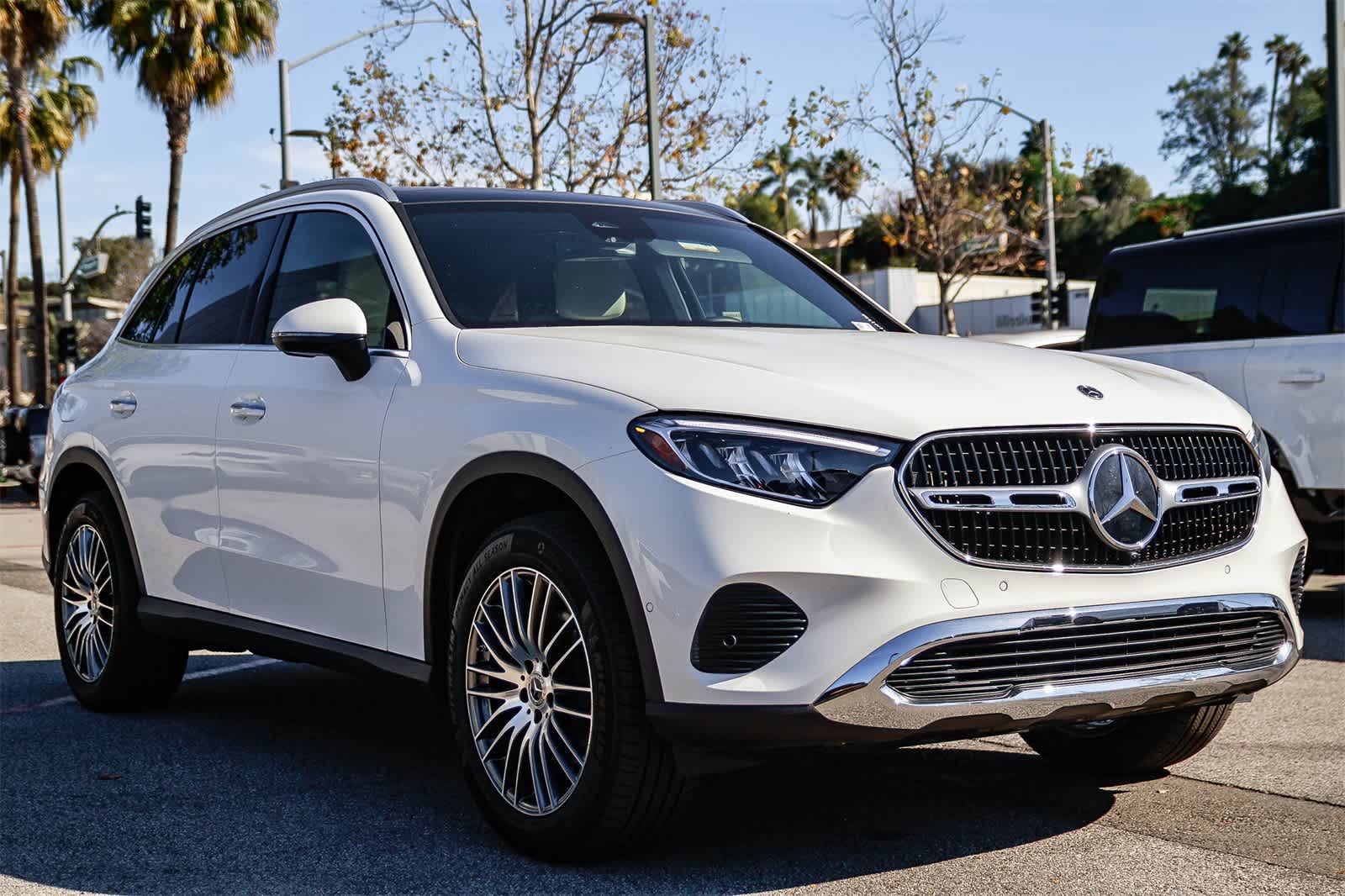 Thumbnail: 2024 Mercedes-Benz GLC - 3