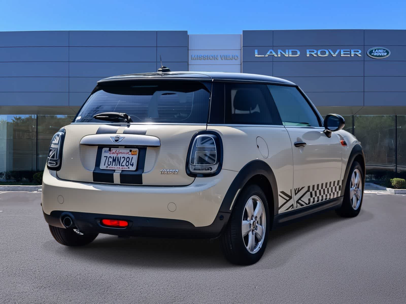 Thumbnail: 2014 MINI Cooper Hardtop - 4