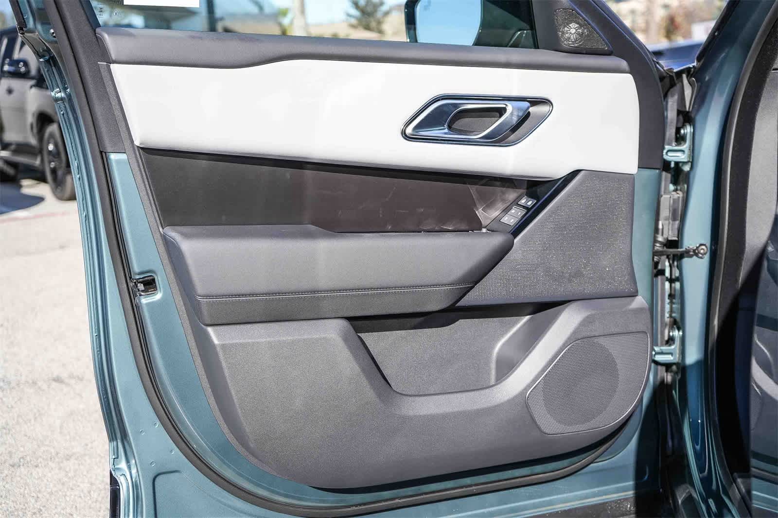 Thumbnail: 2026 Land Rover Range Rover Velar - 21