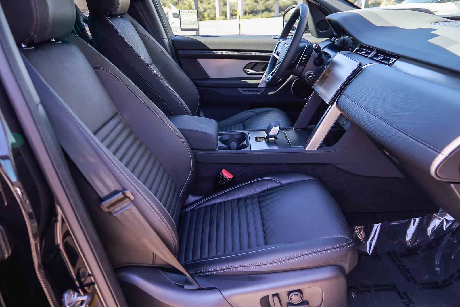 Thumbnail: 2026 Land Rover Discovery Sport - 17