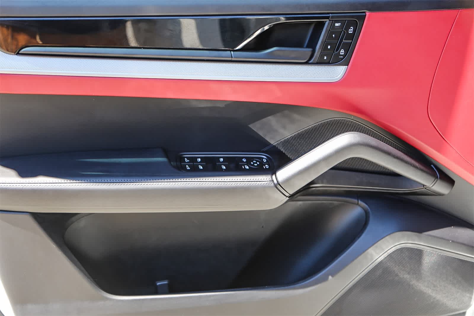 Thumbnail: 2024 Porsche Cayenne - 20
