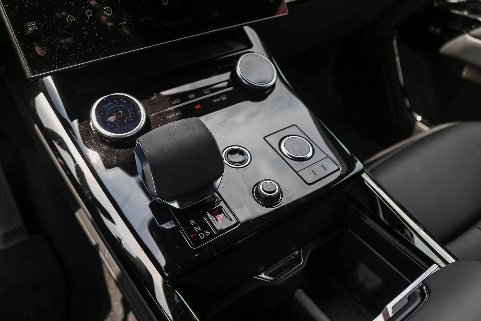 Thumbnail: 2023 Land Rover Range Rover Sport - 18