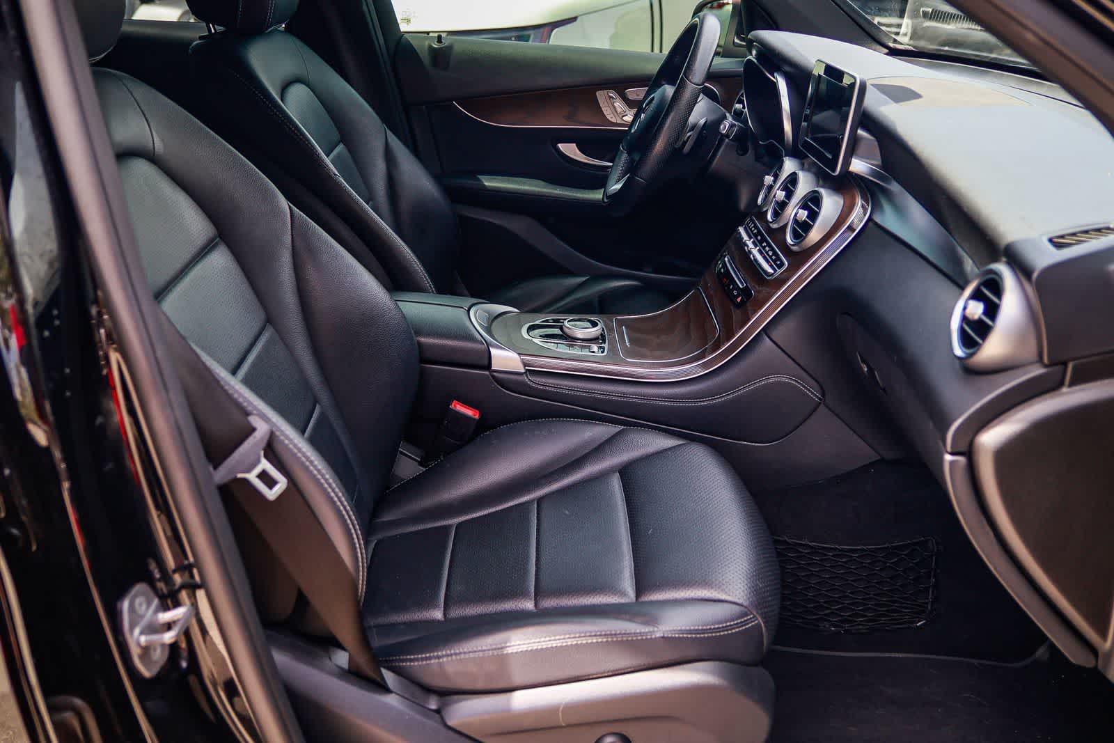 Thumbnail: 2018 Mercedes-Benz GLC - 16