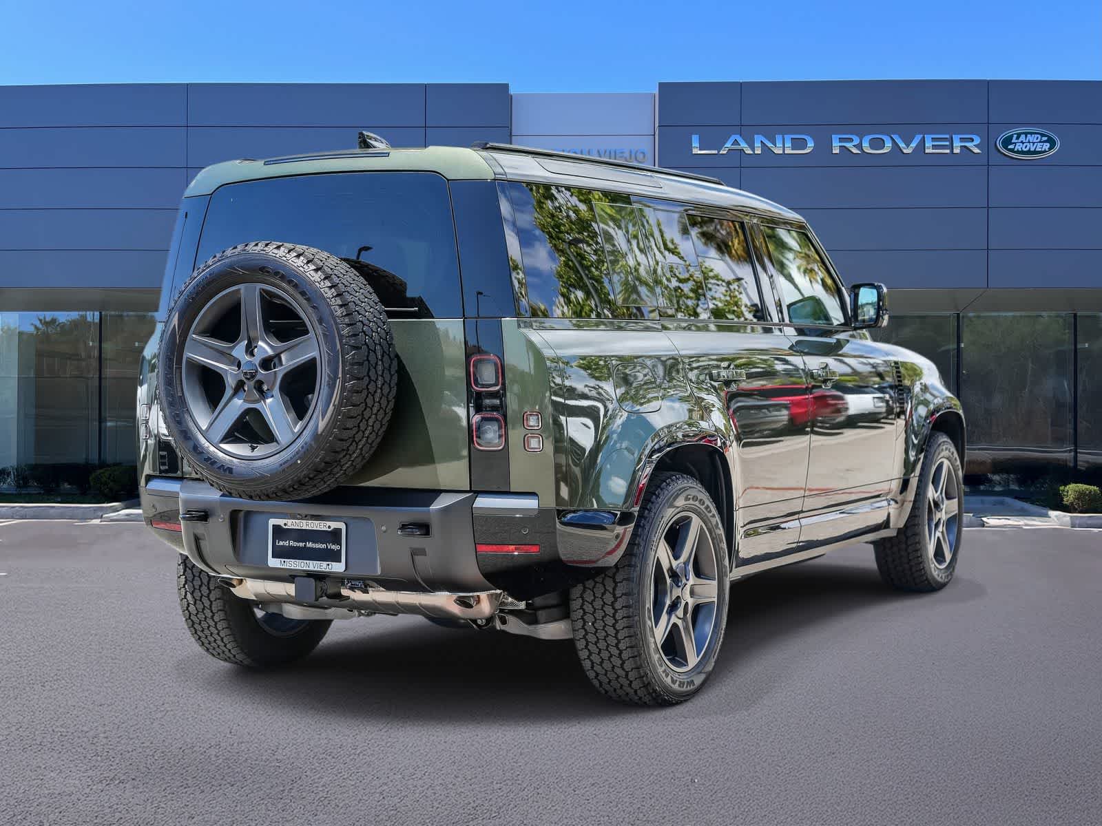 Thumbnail: 2026 Land Rover Defender - 4