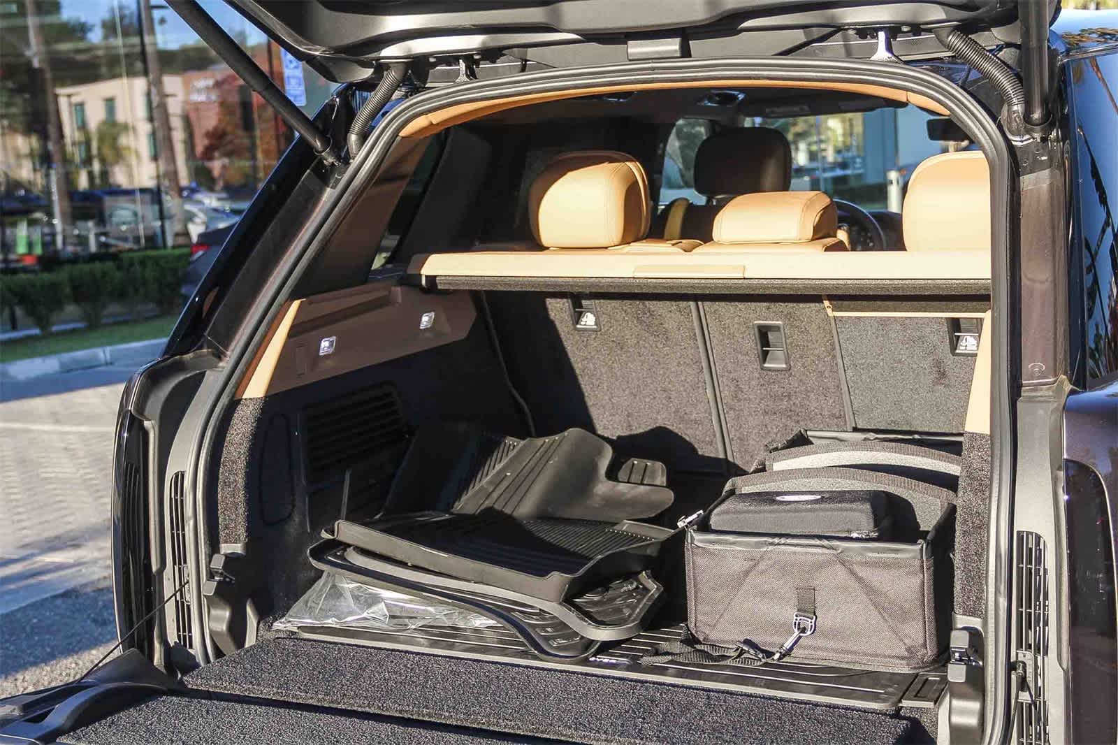 Thumbnail: 2025 Land Rover Range Rover - 17