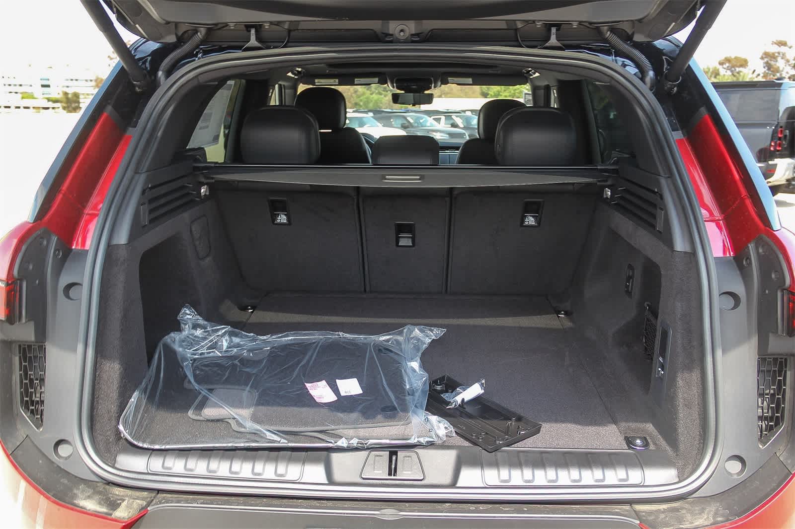 Thumbnail: 2025 Land Rover Range Rover Sport - 22