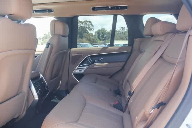 Thumbnail: 2025 Land Rover Range Rover - 16