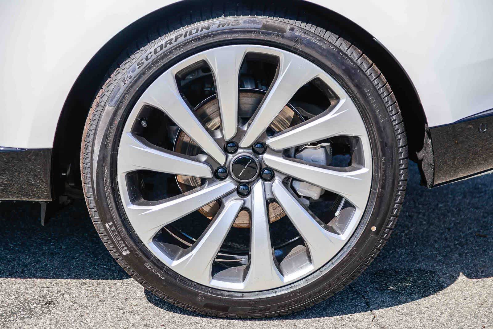 Thumbnail: 2026 Land Rover Range Rover - 8