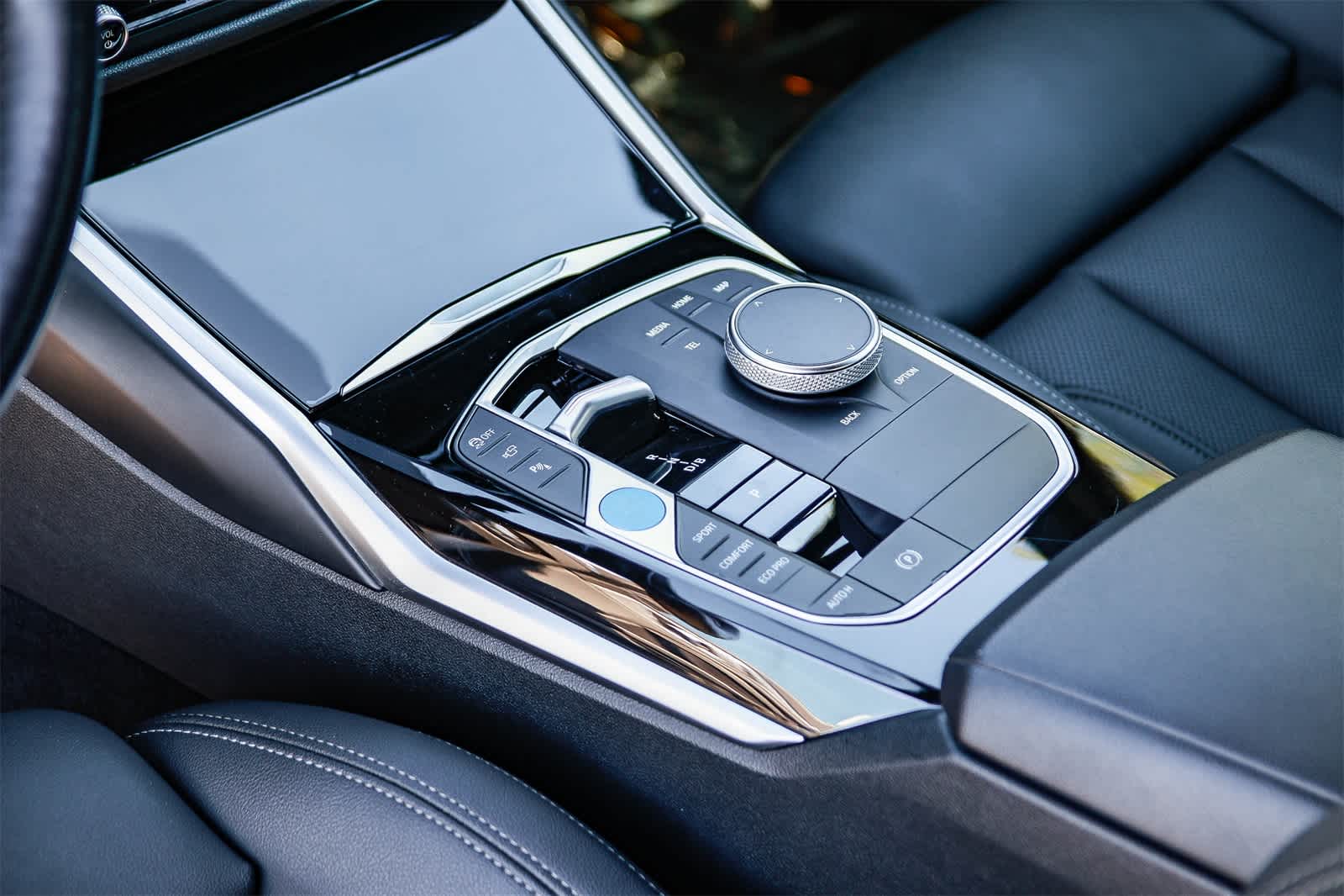 Thumbnail: 2023 BMW i4 - 19