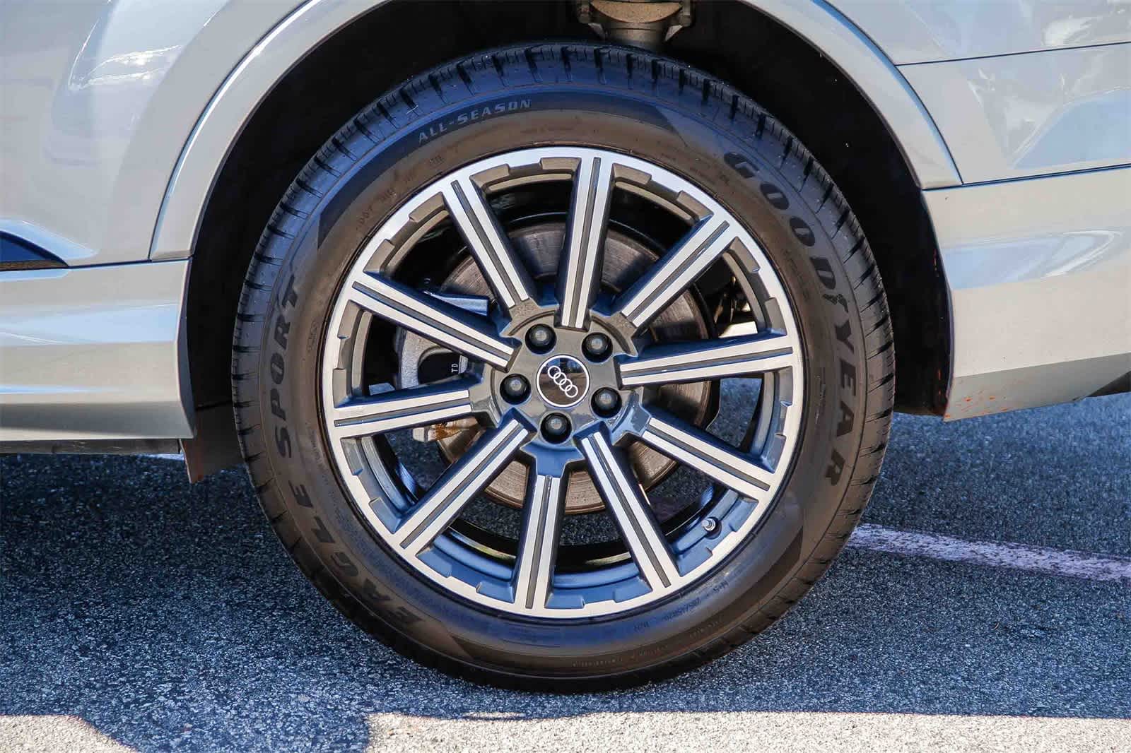 Thumbnail: 2023 Audi Q7 - 8