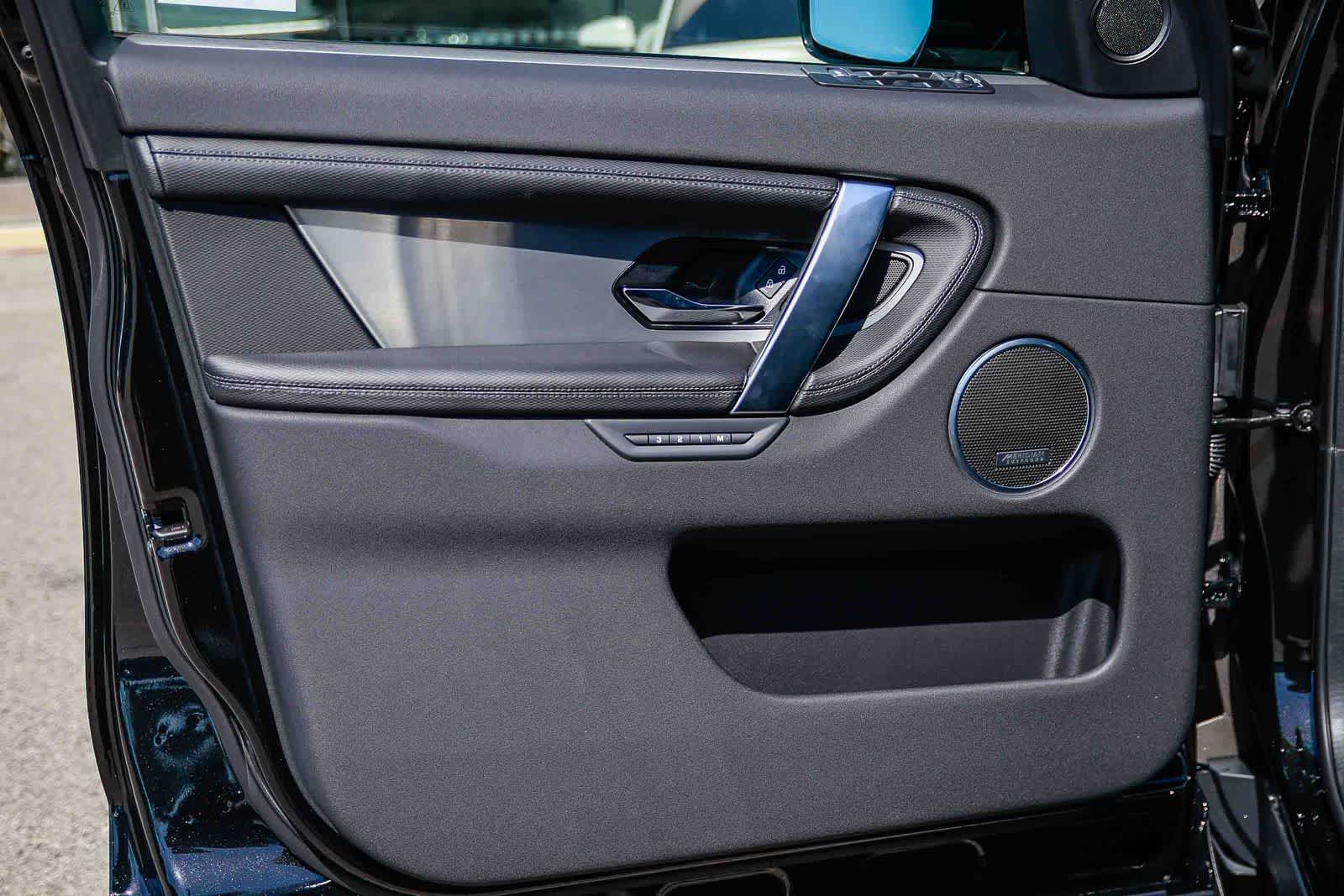 Thumbnail: 2026 Land Rover Discovery Sport - 21