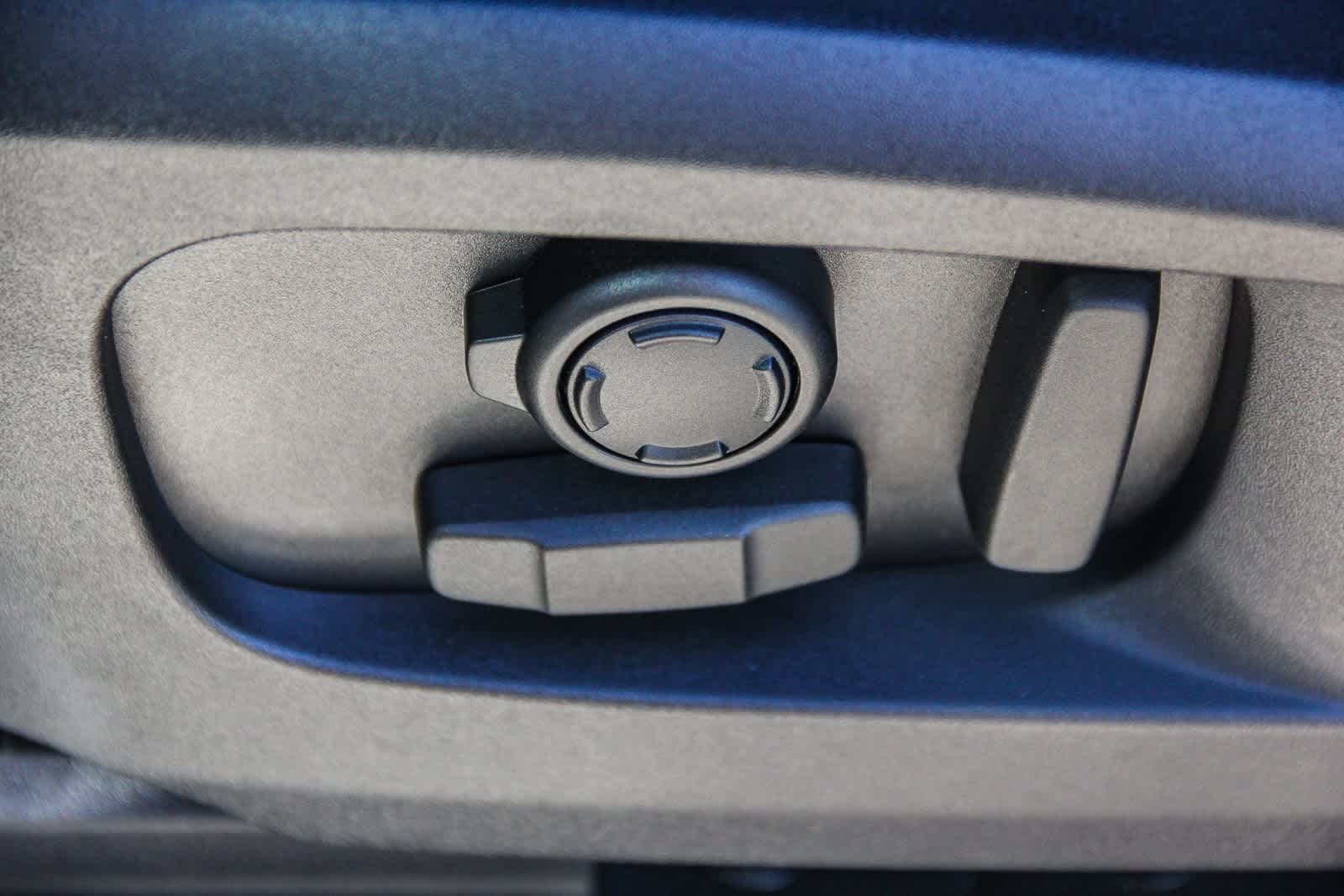 Thumbnail: 2026 Land Rover Defender - 16