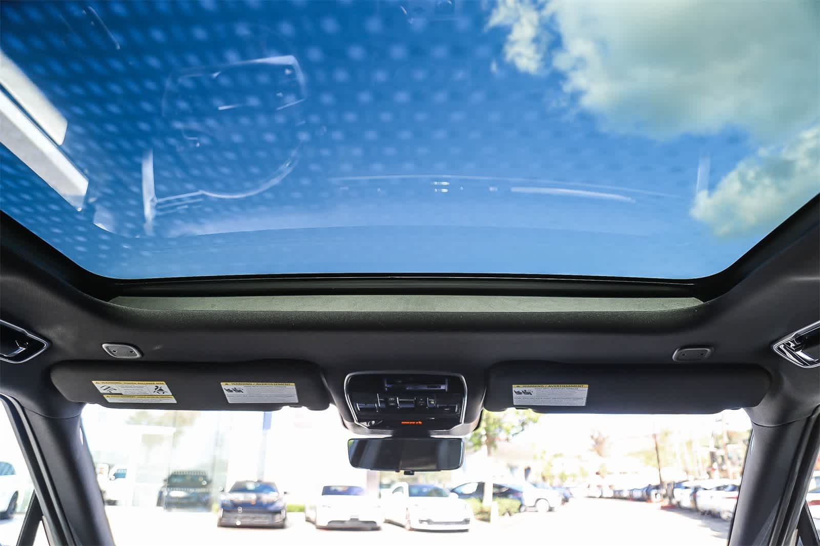 Thumbnail: 2023 Land Rover Range Rover - 17